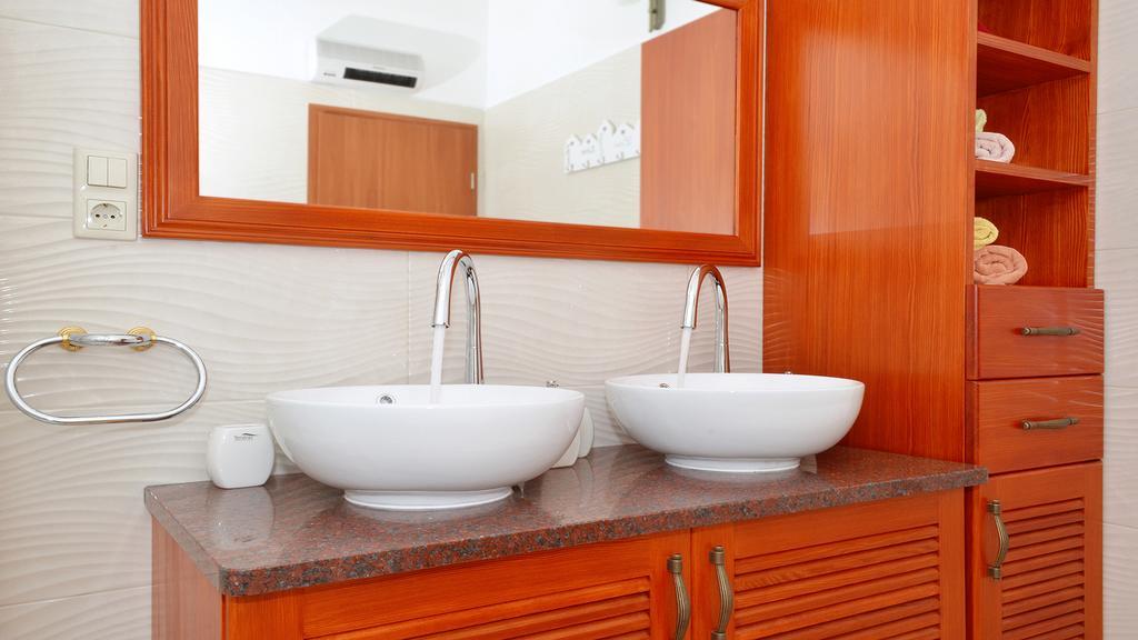 Gem Of The Sea Luxury Beach Apartment With Brand New Heating Infinity Pool Τρογκίρ Εξωτερικό φωτογραφία
