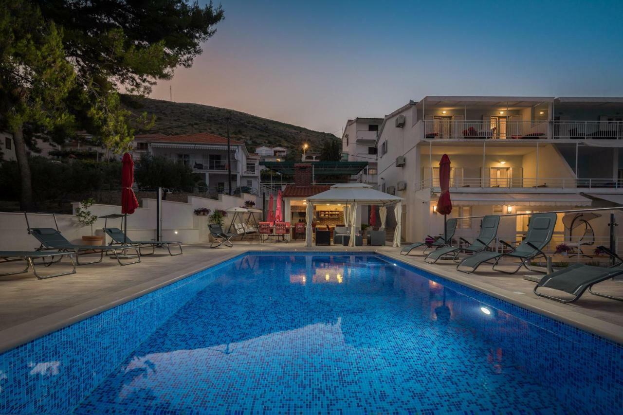 Gem Of The Sea Luxury Beach Apartment With Brand New Heating Infinity Pool Τρογκίρ Εξωτερικό φωτογραφία